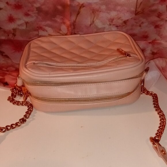 Pink Quilted Itzy Ritzy Crossbody Diaper Bag with Rose Gold Hardware - Picture 10 of 13